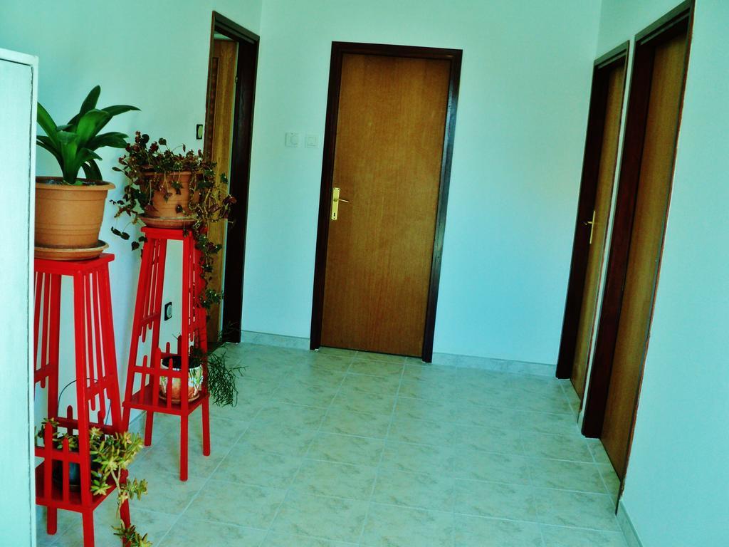 Apartments Nevenka 克尔克 外观 照片