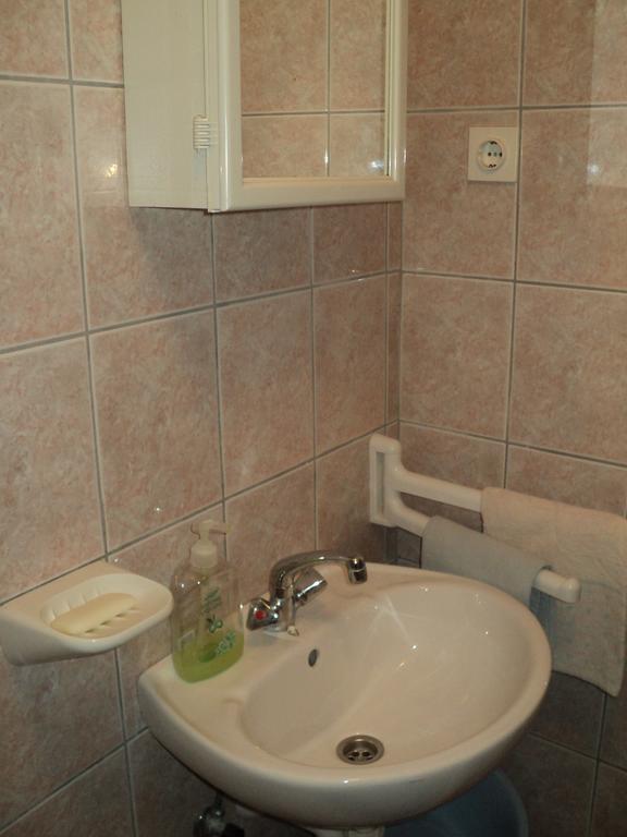 Apartments Nevenka 克尔克 外观 照片