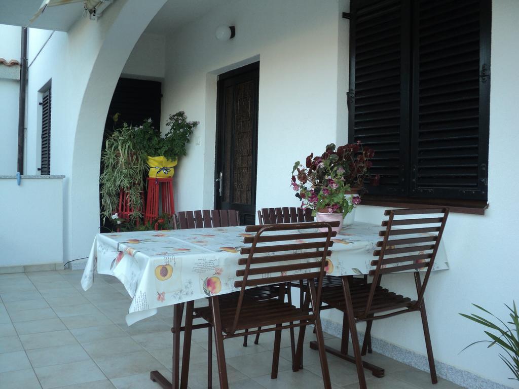Apartments Nevenka 克尔克 外观 照片
