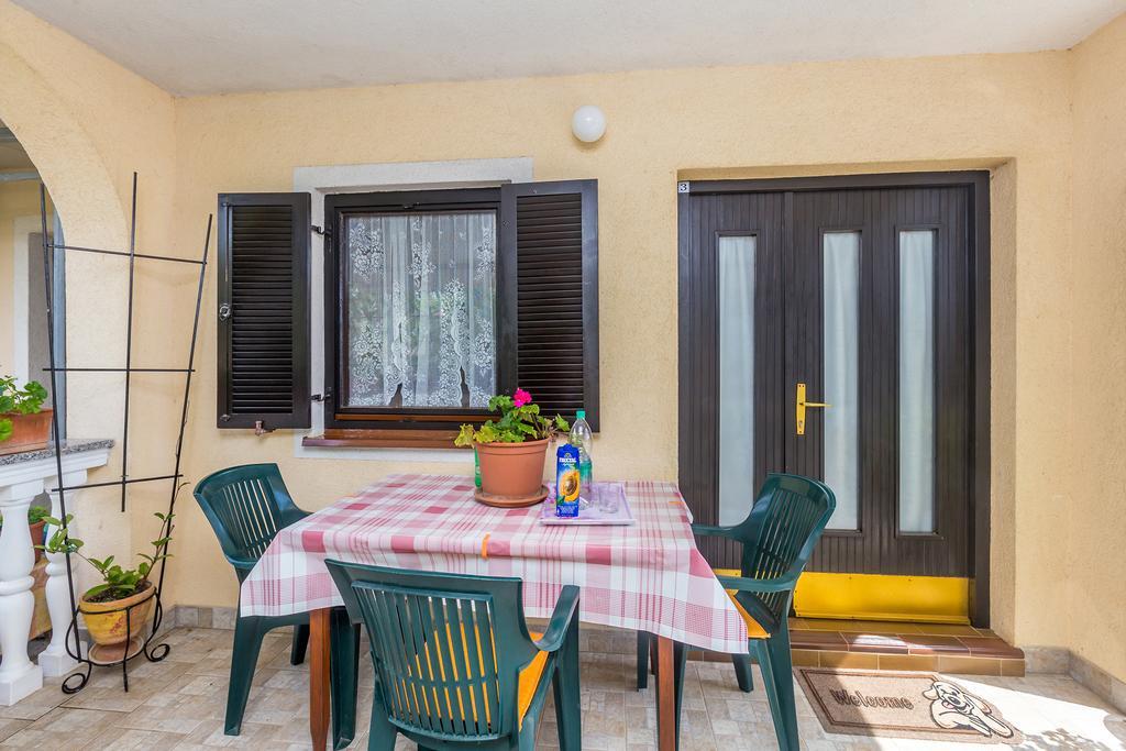 Apartments Nevenka 克尔克 外观 照片